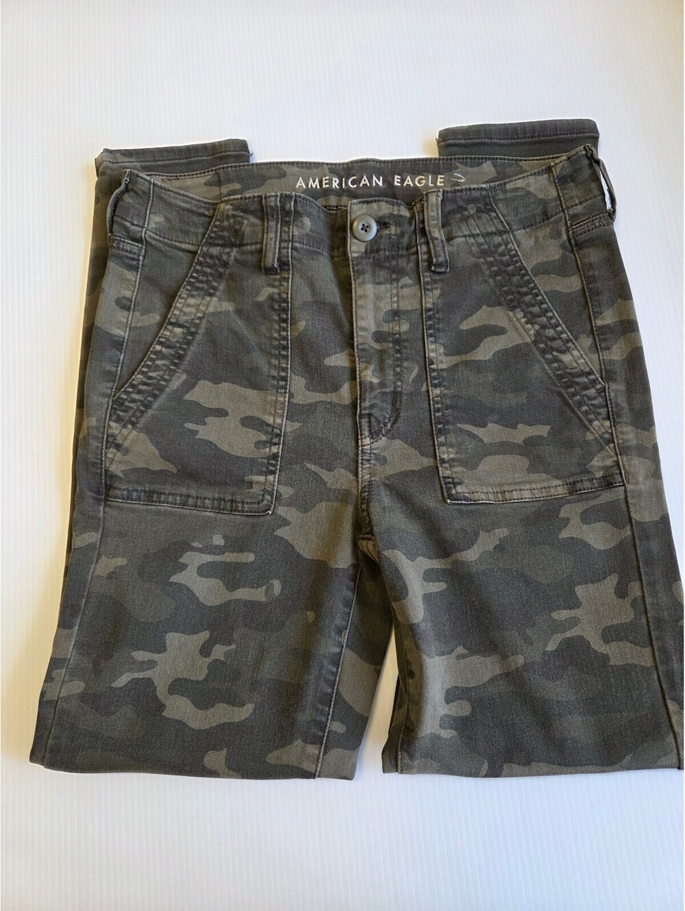 American Eagle Hi-Rise Jegging Crop Pants in Camo Print, Size 8 Regular